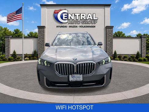 Used 2025 BMW X5 xDrive40i w/ Premium Package AWD/4WD image 2