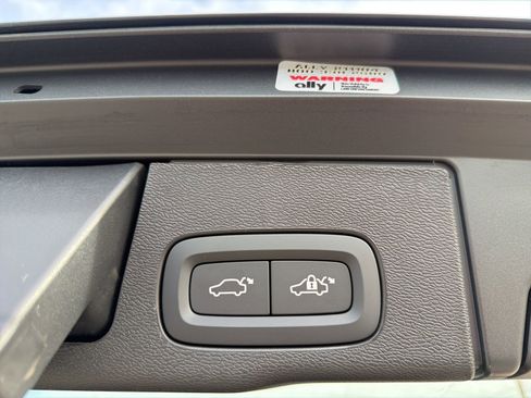 New 2026 Volvo XC60 B5 Plus w/ Protection Package Premier image 17