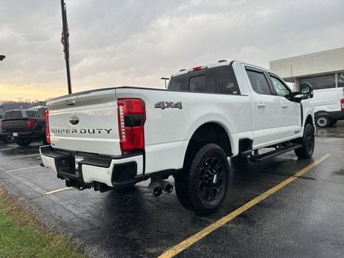 Used 2023 Ford F250 Lariat w/ Black Appearance Package image 7