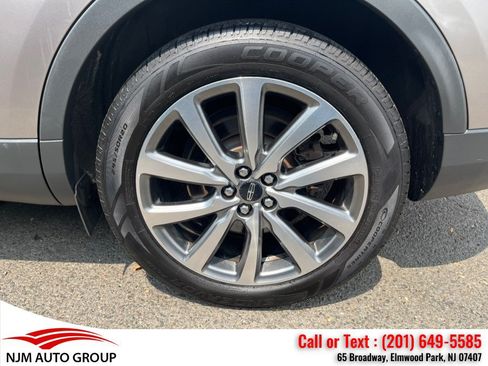 Used 2019 Lincoln Nautilus Select AWD/4WD image 7