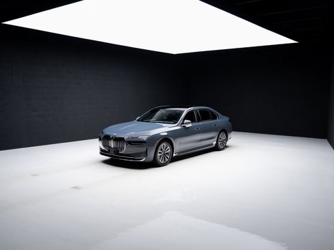 Used 2023 BMW i7 xDrive60 image 81