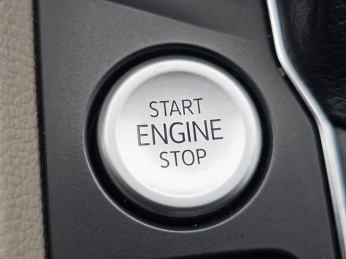 Used 2023 Volkswagen Atlas SE image 55