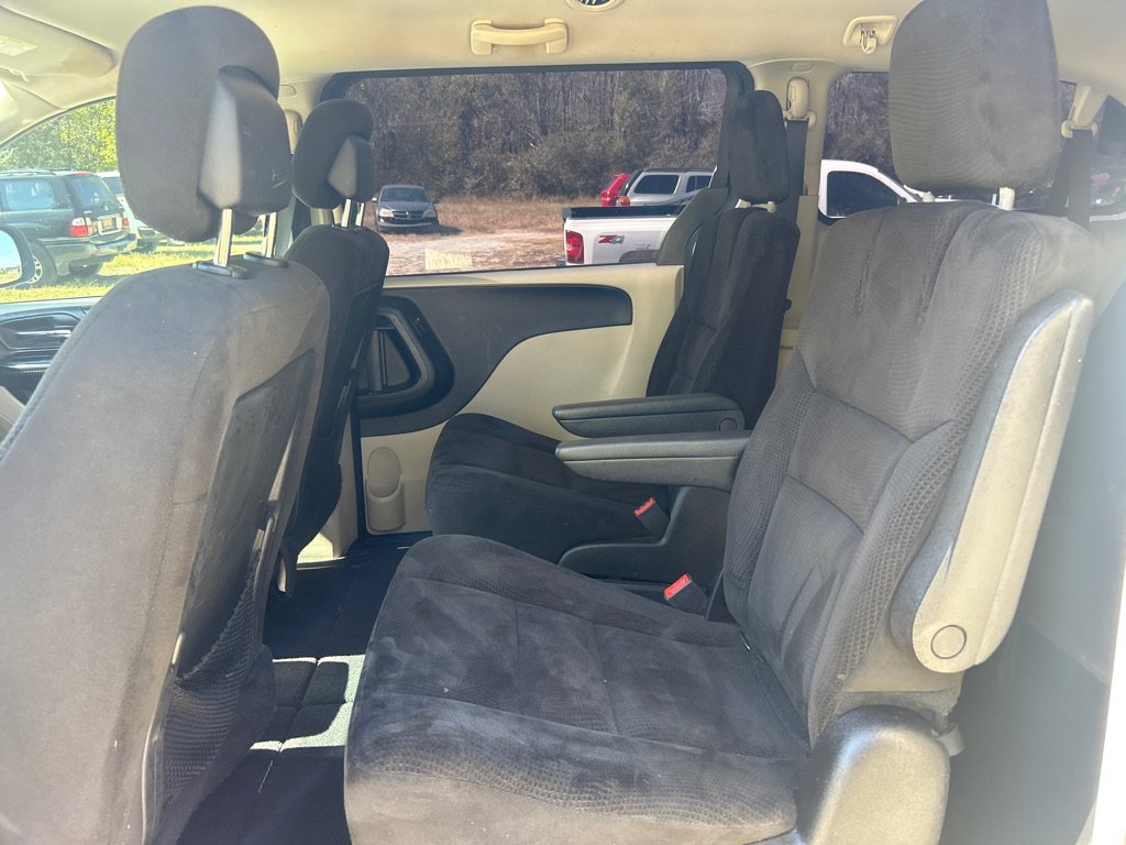 Used 2016 Dodge Grand Caravan SXT FWD image 14