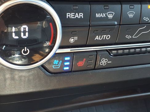 Used 2019 Ford Expedition Max Platinum AWD/4WD image 18