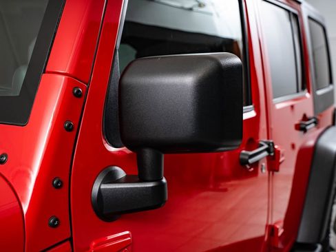 Used 2012 Jeep Wrangler Unlimited Rubicon w/ Dual Top Group AWD/4WD image 16