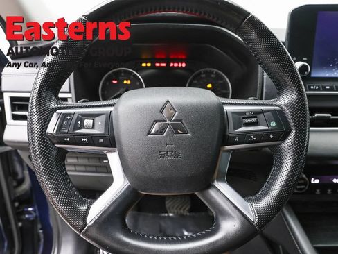 Used 2023 Mitsubishi Outlander SE AWD/4WD image 10