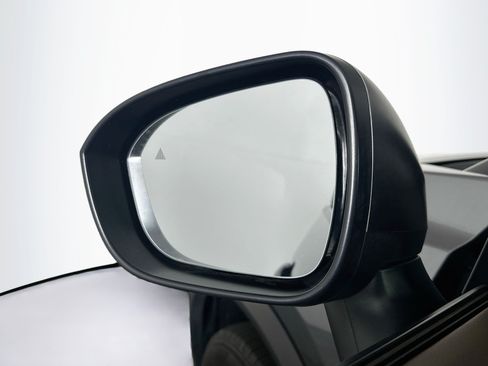Used 2023 Nissan Rogue S AWD/4WD image 16