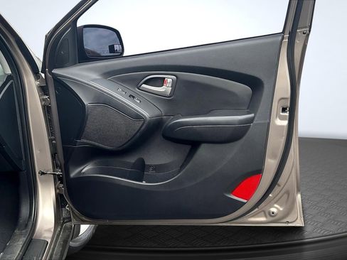 Used 2013 Hyundai Tucson GLS FWD image 23