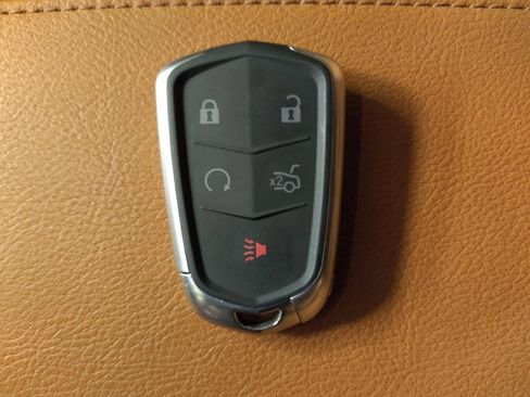 Used 2021 Cadillac XT4 Premium Luxury AWD/4WD image 32