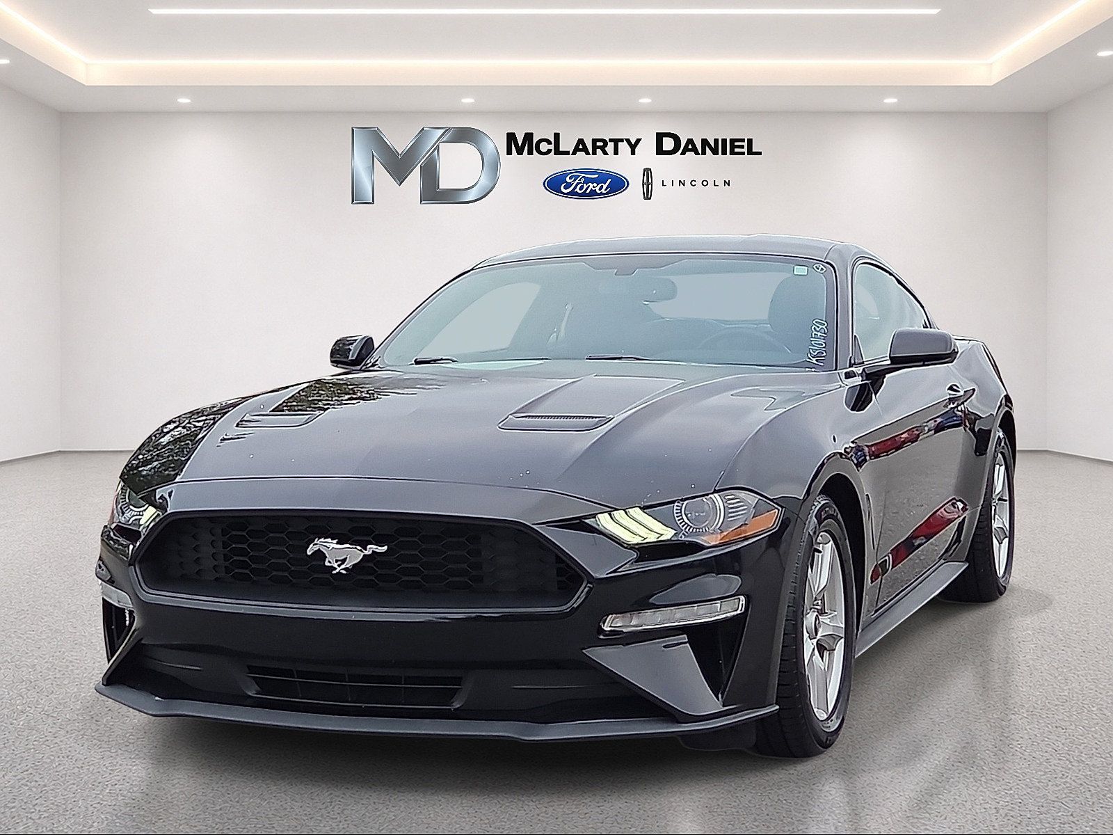 Used 2019 Ford Mustang Coupe RWD image 2