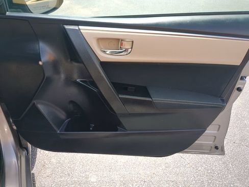 Used 2014 Toyota Corolla LE FWD image 31