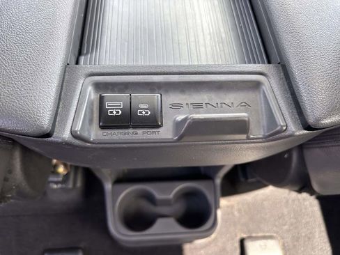 Used 2023 Toyota Sienna XSE w/ XSE Plus Package FWD image 16