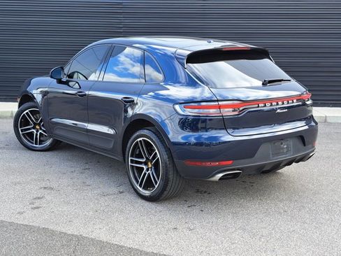 Certified 2021 Porsche Macan image 3