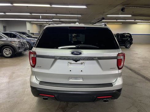 Used 2019 Ford Explorer XLT w/ Equipment Group 202A image 6
