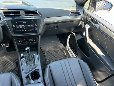 Used 2024 Volkswagen Tiguan SE R-Line FWD image 15