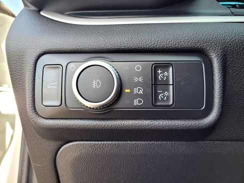 Certified 2022 Ford Explorer XLT w/ Equipment Group 202A image 16