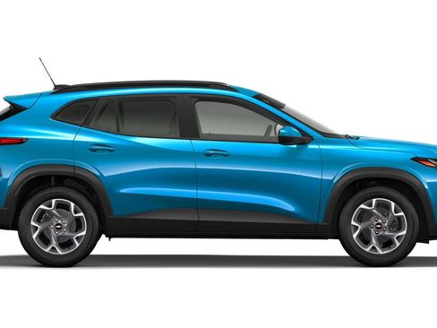 New 2026 Chevrolet Trax LT FWD image 3