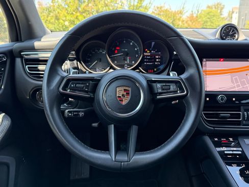 Certified 2024 Porsche Macan AWD/4WD image 14