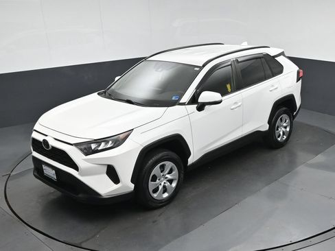 Used 2019 Toyota RAV4 LE FWD image 53