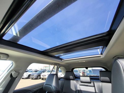 Used 2021 Toyota RAV4 Limited image 37