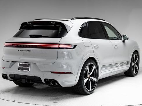 New 2026 Porsche Cayenne GTS AWD/4WD image 37