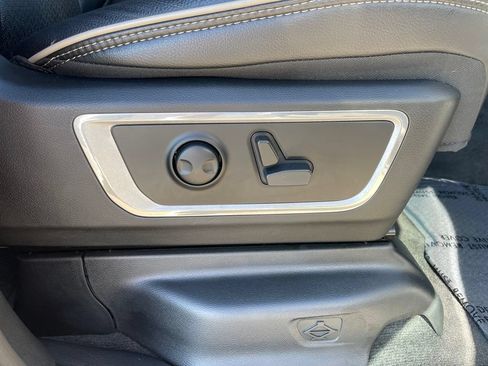 Used 2022 RAM 1500 Laramie AWD/4WD image 56