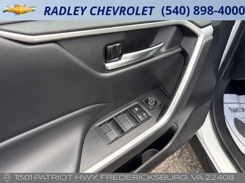 Used 2023 Toyota RAV4 XLE AWD/4WD image 5