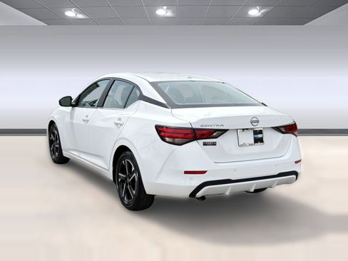 Used 2025 Nissan Sentra SV FWD image 3