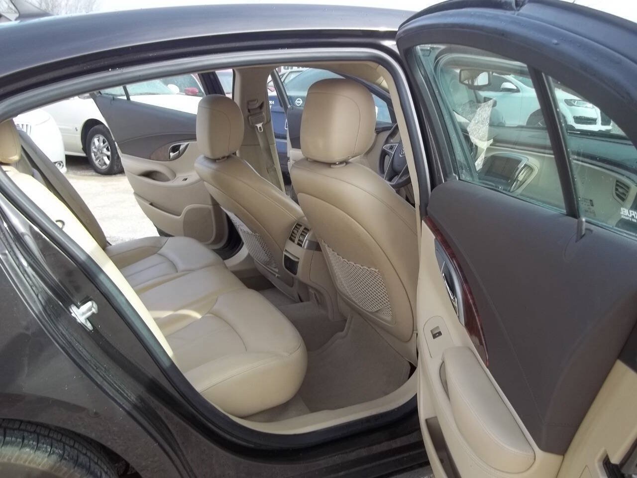 Used 2013 Buick LaCrosse Leather w/ Entertainment Package FWD image 12