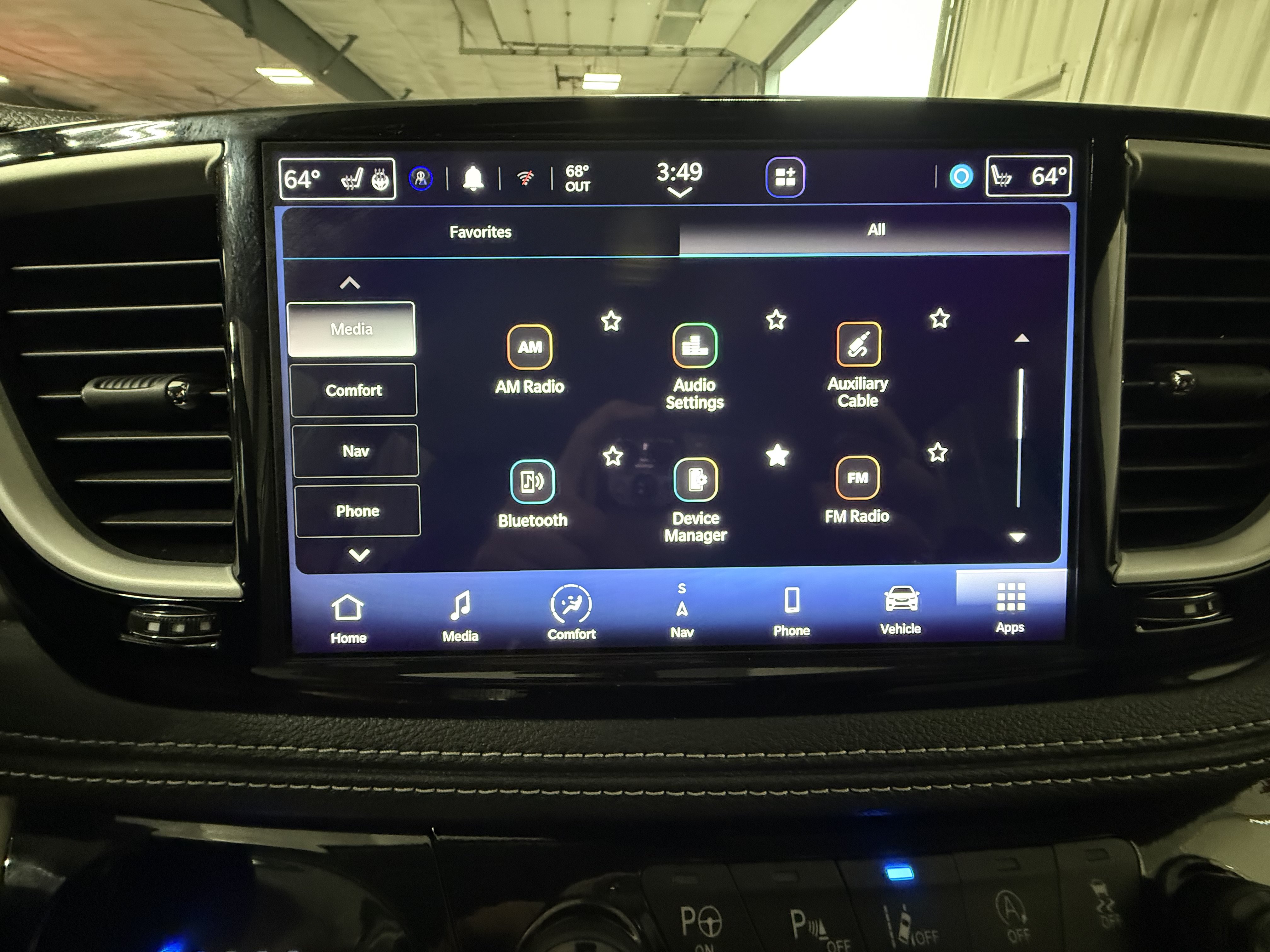 Used 2024 Chrysler Pacifica Touring-L w/ Uconnect Theater Family Group AWD/4WD image 30