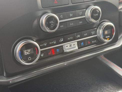 Used 2023 Ford Expedition Limited image 19