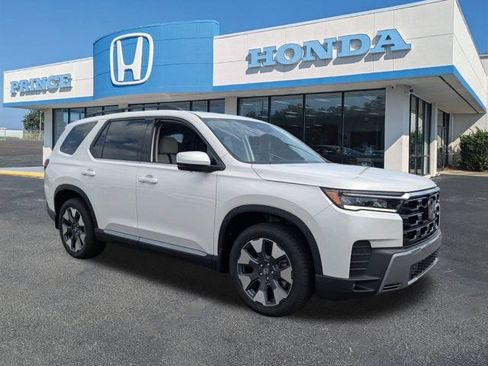 New 2026 Honda Pilot Touring image 2