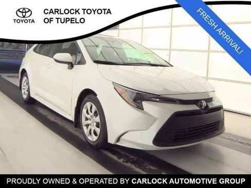 Used 2026 Toyota Corolla LE FWD image 3