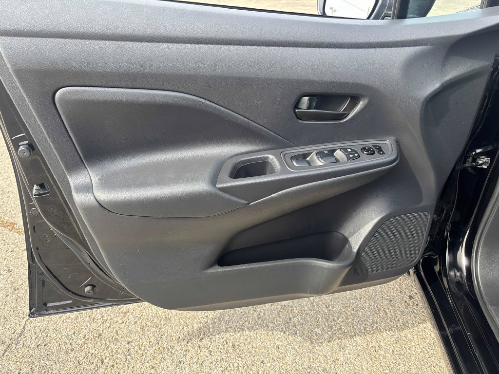 Used 2021 Nissan Versa S FWD image 9