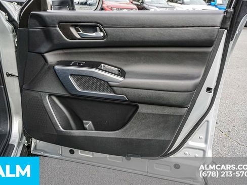 Used 2025 Nissan Pathfinder SL w/ SL Premium Package image 55