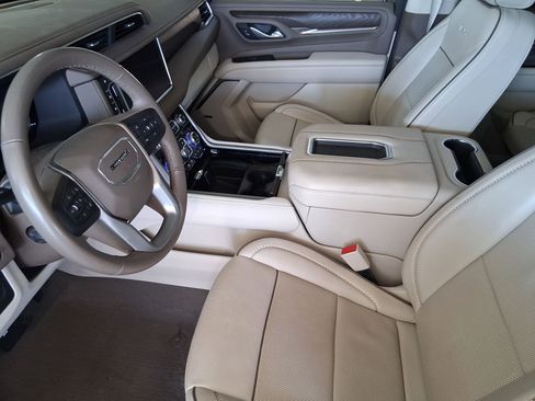 Used 2022 GMC Yukon XL Denali image 11