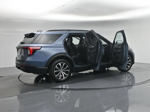 Certified 2025 Ford Explorer ST-Line w/ Premium Package RWD image 6
