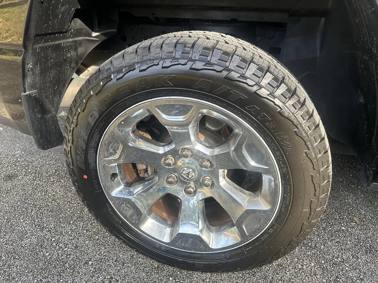 Used 2021 RAM 1500 2WD Crew Cab image 28