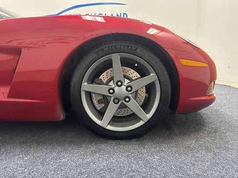 Used 2005 Chevrolet Corvette Coupe w/ Preferred Equipment Group RWD image 29