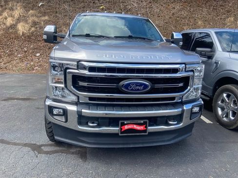 Used 2022 Ford F350 Lariat w/ Chrome Package image 14