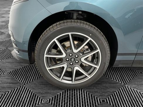 New 2026 Land Rover Range Rover Velar Dynamic SE image 14