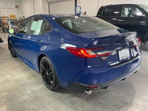 Used 2025 Toyota Camry SE w/ Convenience Package FWD image 4
