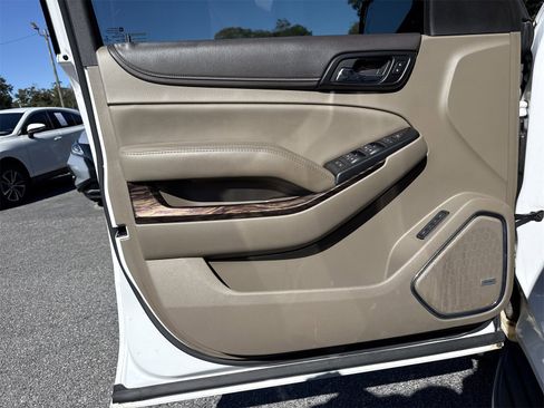 Used 2017 GMC Yukon SLT image 14