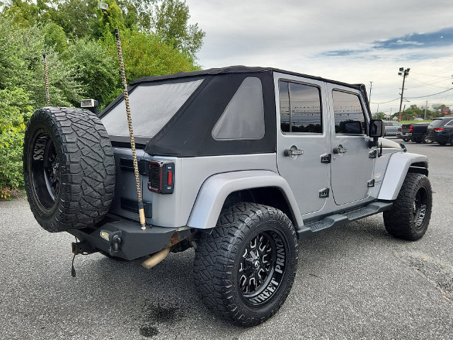 Used 2014 Jeep Wrangler Unlimited Sahara w/ Connectivity Group AWD/4WD image 6