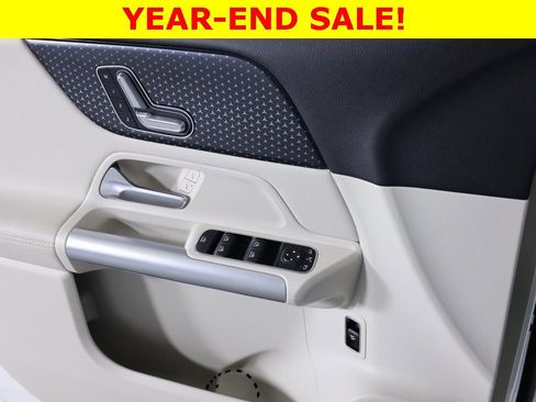 Used 2025 Mercedes-Benz GLA 250 4MATIC image 12