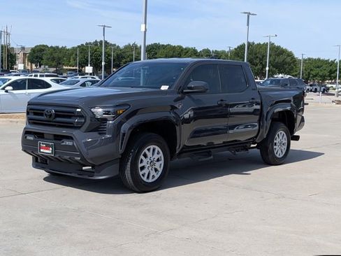 Used 2025 Toyota Tacoma SR5 AWD/4WD image 9