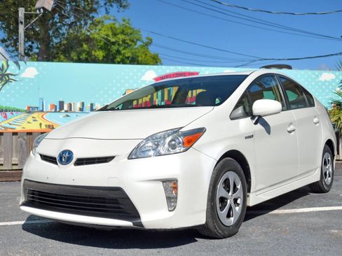 Used 2015 Toyota Prius Three image 1