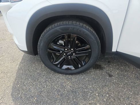 Used 2024 Chevrolet Trax ACTIV w/ Sunroof Package FWD image 28