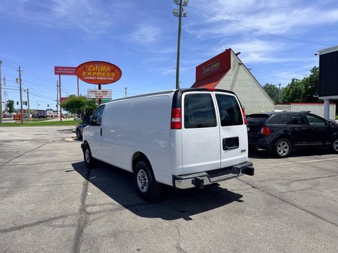 Used 2019 GMC Savana 2500 w/ Driver Convenience Package RWD image 10