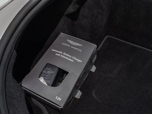 Used 2023 Aston Martin V8 Vantage Coupe RWD image 31
